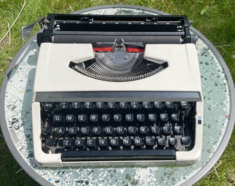 Working Sears Portable Typewriter by Brother | Vintage 1980 | Manual Typewriter | White | ultraportable | 1980s | Made in Japan