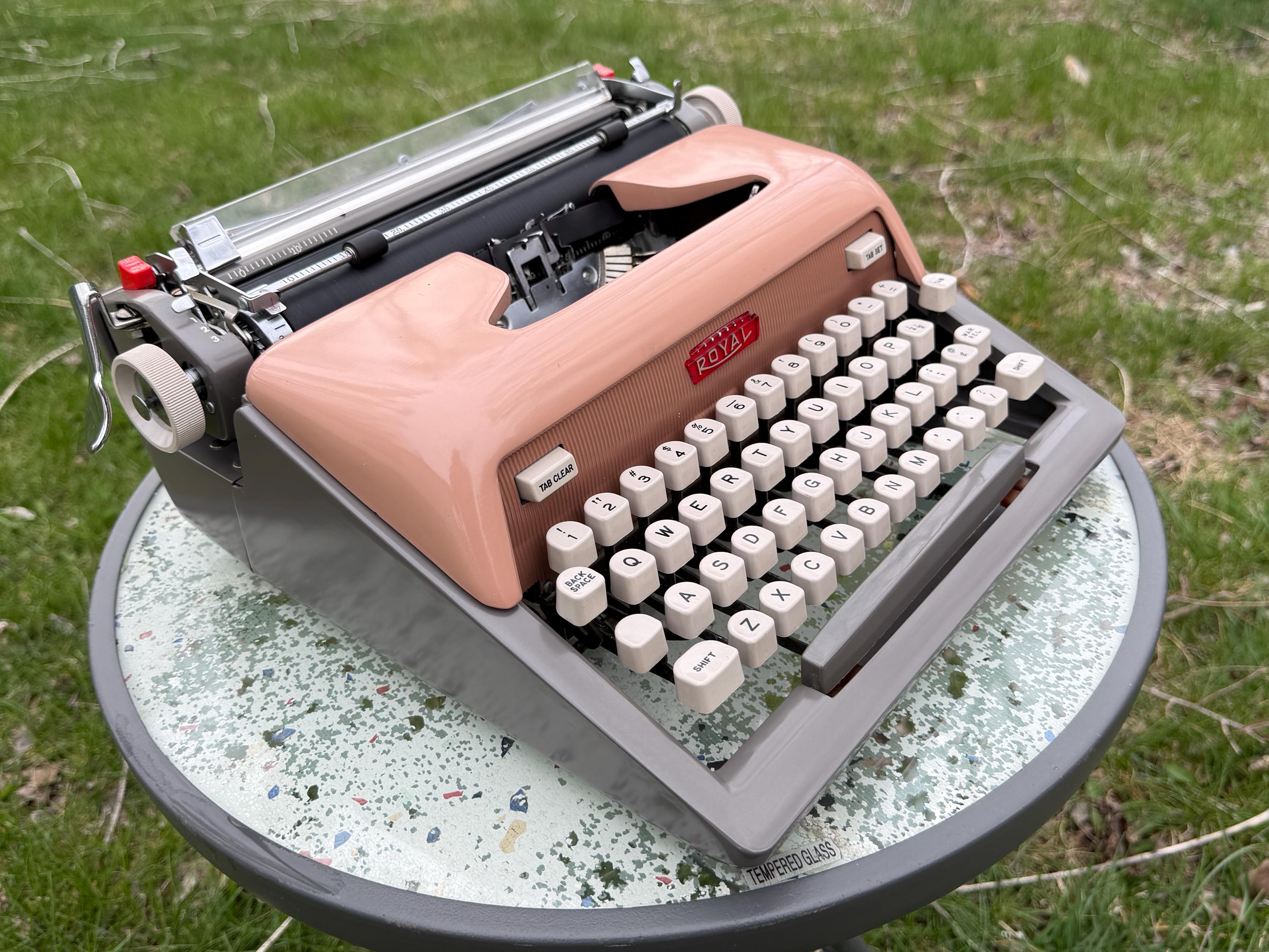 Royal portable typewriter 1960s - Etsy 日本