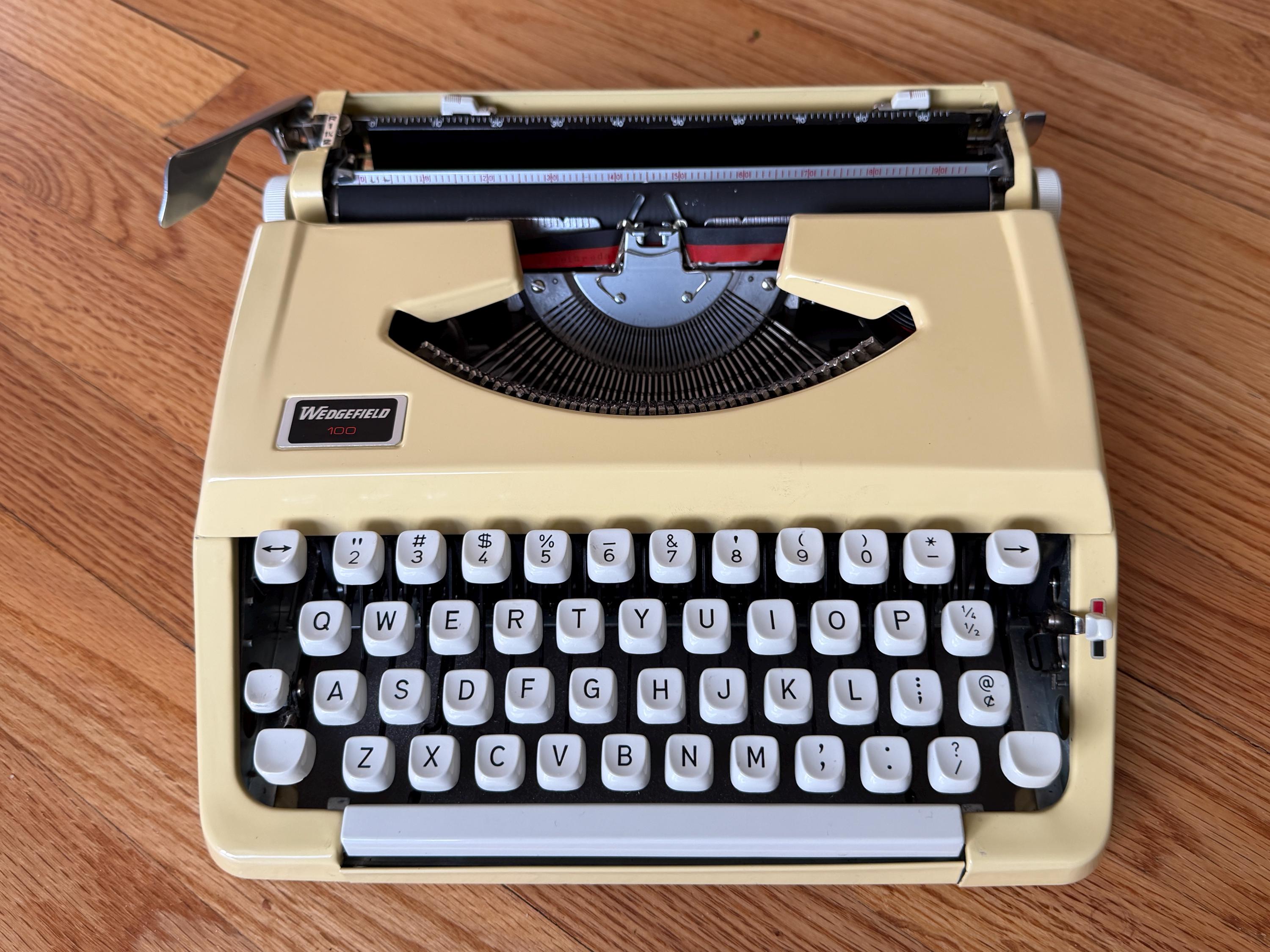 Working Brother Typewriter: Wedgefield 100 | Vintage 1972 | Ultra