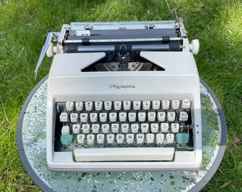Working Olympia SM9 Typewriter | 1967 Vintage | Portable Typewriter | White & Gray  | Manual | Made in Germany