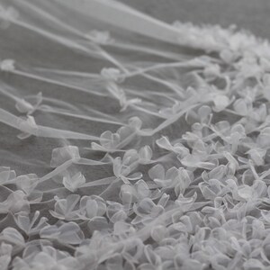 3D Floral wedding veil,beautiful romantic Cathedral wedding viel with comb, flower petal appliques,only layer viel image 2