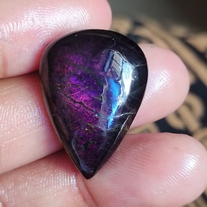 Natuurlijke purpuriet peervorm cabochon losse edelsteen, topkwaliteit purpuriet edelsteen, hanger edelsteen, 36 Ct. 29x20x7 mm