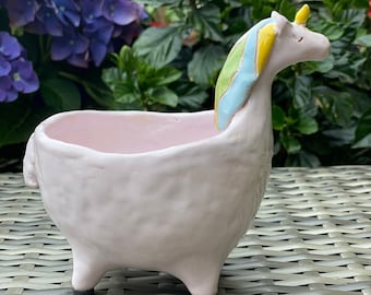 Handformad enhörningsskål i keramik, barnporslin med enhörning, 3D-frukostskål med enhörningsmotiv, keramisk enhörningssoppskål