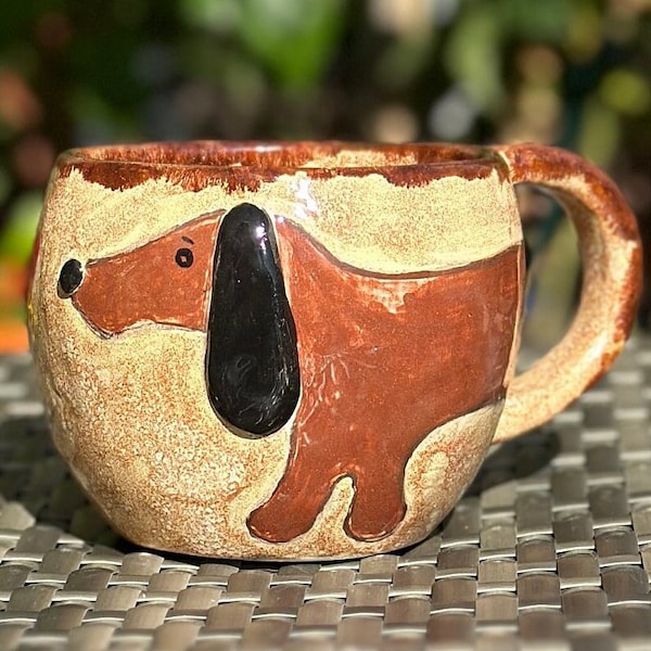 Kaffeetasse mit Dackel Motiv, Geschenk für Dackelliebhaber, Teetasse mit Tiermotiv, Tassen mit Hunden, Keramik Tasse mit Hunde, Hundemotiv