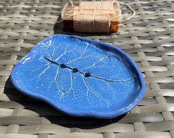 Ceramic soap dish with blue leaf print, soap dish with drainer, soap dish with holes, hand-made sponge dish