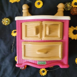 1998 Fisher Price Briarberry Bear Dresser