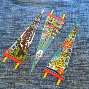 Vintage Felt Pennant Flags Various Styles - Tourist Attractions, US States  Circa: 1970&#39;s, 60&#39;s & 50&#39;s