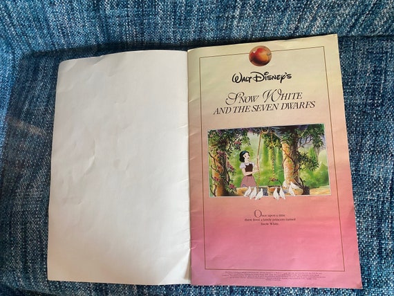 Vintage Walt Disney Princess Treasure Chest Collectible Book (XL