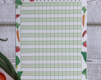 Puede incluir: Un gráfico de jardinería imprimible blanco con una cuadrícula verde y el texto "Aussaatkalender" en la parte superior. El gráfico está rodeado por un borde de ilustraciones coloridas de verduras y frutas, incluyendo fresas, zanahorias, brócoli, limones y berenjenas.