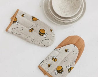 Linen oven gloves - Bees