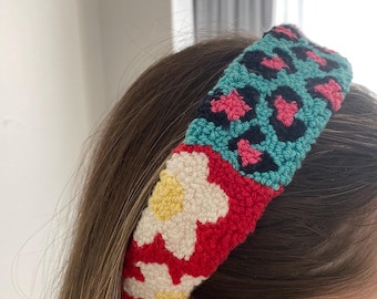 Fascia per capelli floreale ricamata: corona per capelli con ricamo Punch Needle, tiara con ciuffo di occhi