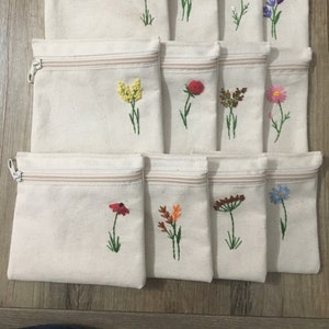 Flower Embroidered Zipper Linen Small Coin Purse, Make Up Mini Cosmetic Bag, Handmade Cotton Red Flower Credit Card Wallet, Womens Gift