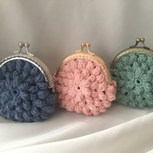 Bolsa de moedas estilo vintage de crochê com fecho de beijo, bolsa de moedas com troco floral, bolsa pequena com padrão floral e armação de metal, presente para ela, presente para a mãe