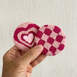 Pink Heart and Checkered Punch Needle Set of 2 Car Coaster, Handmade Cute Car Accessory, Christmas gift, Gift for New Car, Tufted Mug Rug