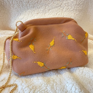 Handmade Velvet Wrist Bag: Embroidered Floral Clutch Purse