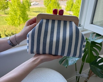 Handmade Striped Canvas Kiss-Lock Clutch: Vintage Style Wooden Frame