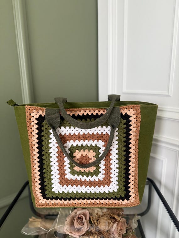 Handmade Granny Square Crochet Tote Bag: Boho Canvas Market  display picture 3
