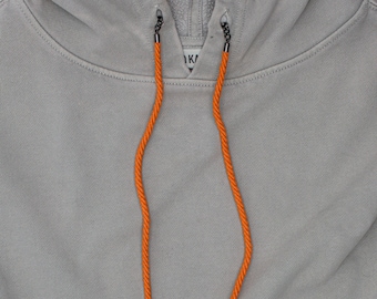 Bedelset met capuchonkoord: gedraaid katoenen gevlochten touw met schoenveterlintdecoratie met kralen