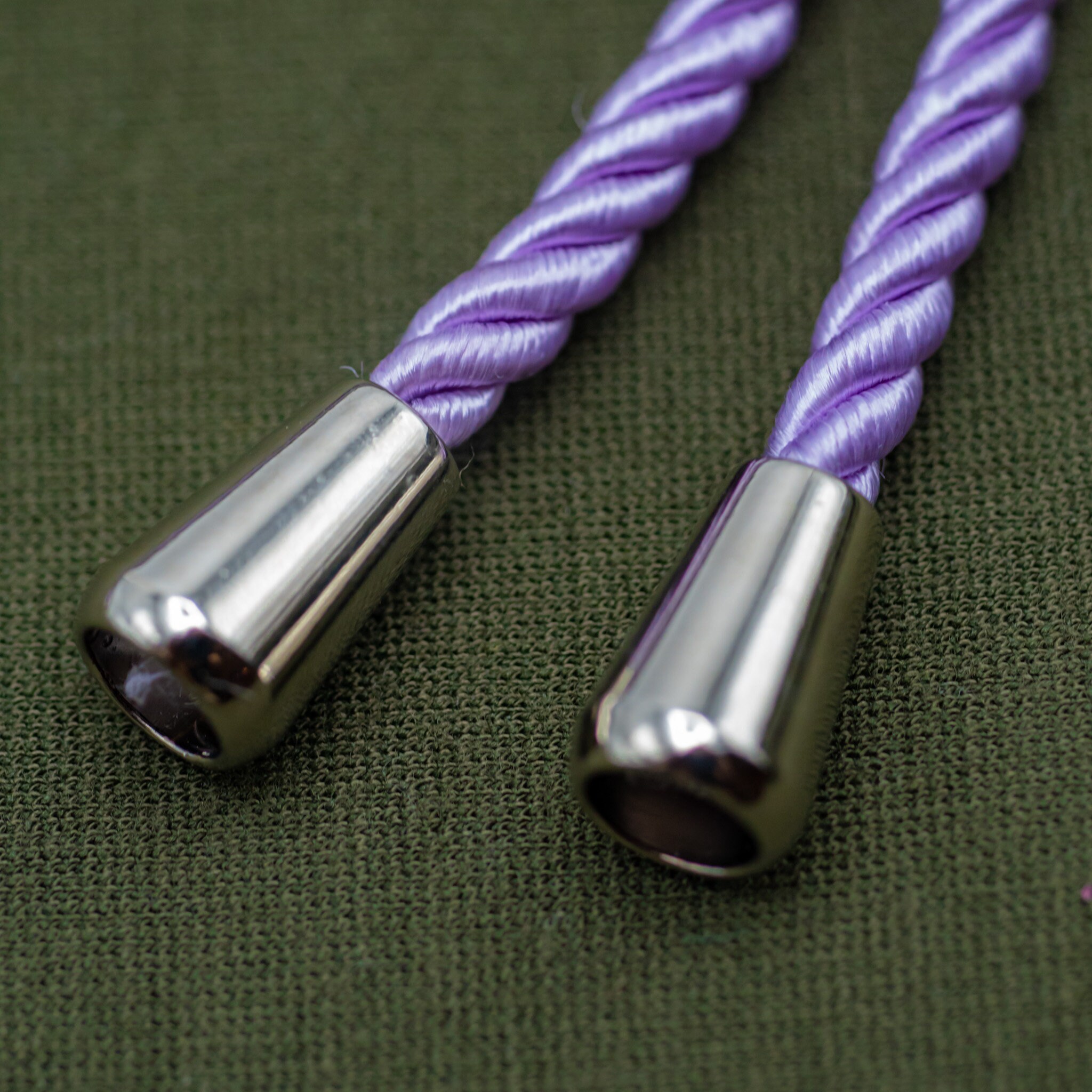 tie sweatshirt strings