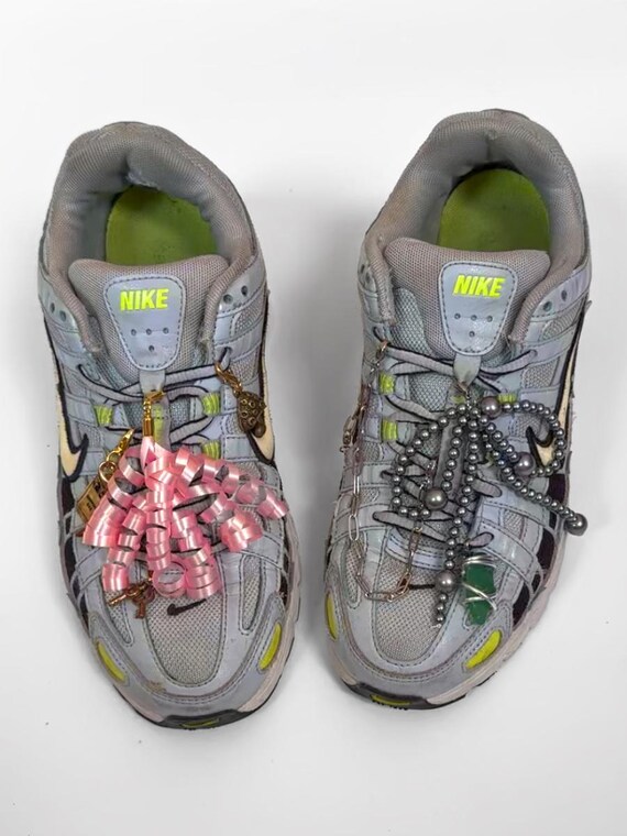 Ciondolo con laccio per scarpe con fiocco a nastro per sneakers