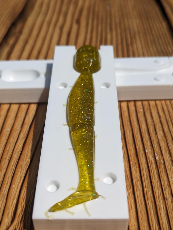 Stampo Fai Da Te BUGMOLDS Per Esche In Plastisol &ndash; Crea Esche Morbide Per Pesca In Acqua Dolce E Salata