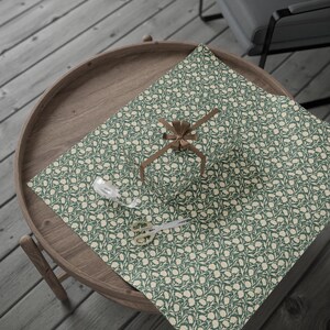 Vintage Green Floral Wrapping Paper: Victorian Botanical Gift Wrap Bild 3
