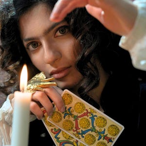 Mini-Tarot-Lesung: Intuitive Anleitung für zwei Karten