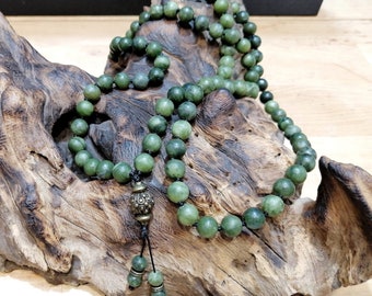 Mala Jade, 108 natural stones 8 mm, Stone of Emotional Balance, Japa Mala, Necklace for Men and Women, Meditation Jewellery, Handmade.