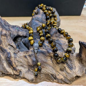 Tiger Eye Mala, Protection and Will Stone, 108 Stones 8mm, Silver Guru, Japa Mala, Meditation Jewelry, Handmade