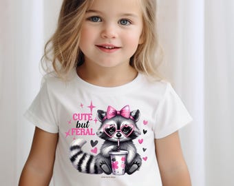 Camiseta linda pero salvaje para niños pequeños, regalo para niños, atuendo para niñas pequeñas, camisa divertida de animales para niños, niño salvaje, casi salvaje, amante de los mapaches.