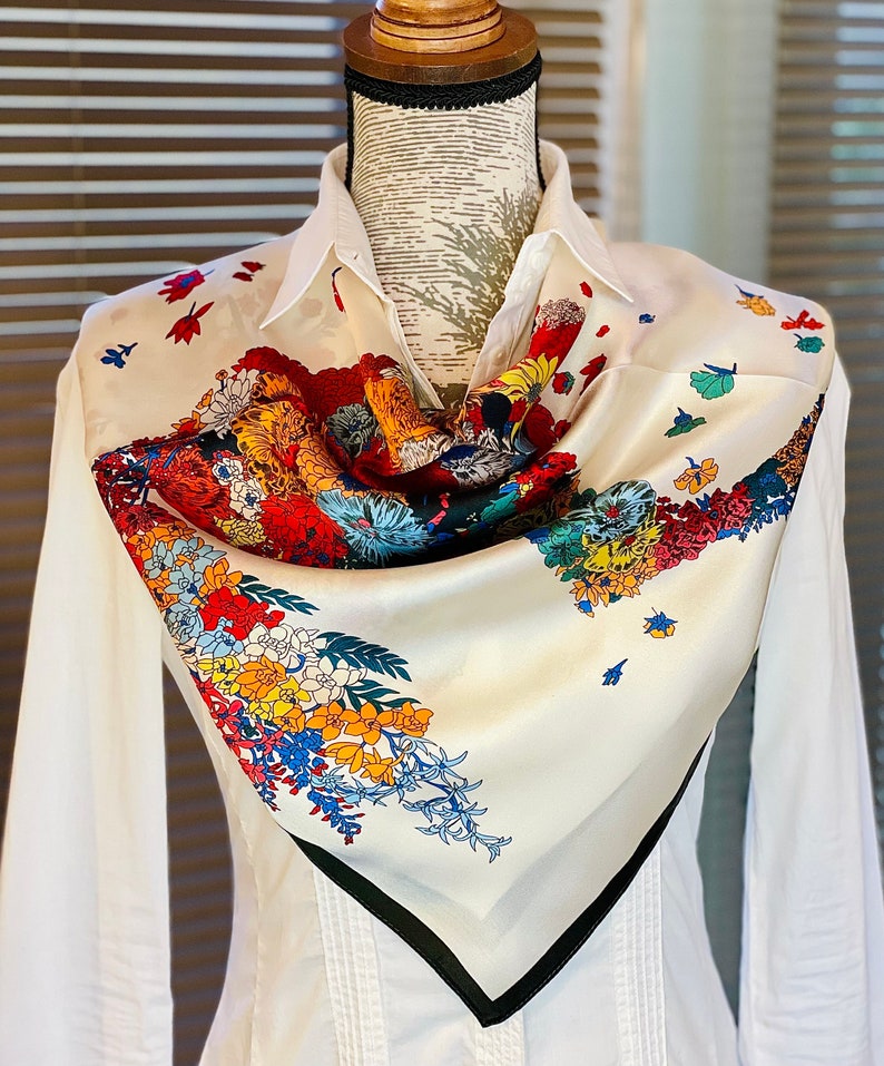 Foulard carré en soie naturelle Mulberry 100 % véritable, écharpe en soie qualité supérieure mode équestre, Imprimé de Chevaux, motif cheval image 4