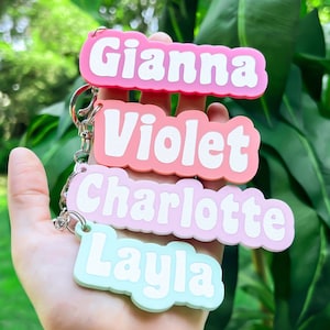 Llavero de nombre personalizado, llave acrílica retro, etiqueta de nombre de mochila, etiqueta de bolsa de pañales, llavero personalizado para niños, regalo de llave de coche de texto, cumpleaños Navidad