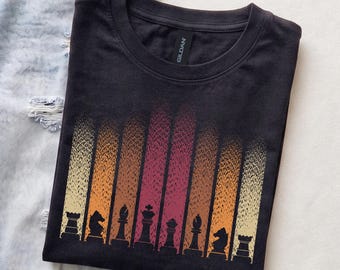 T-shirt con scacchi retrò | Maglietta con design vintage minimalista a tema scacchi | Regalo per amanti e giocatori di scacchi | Abbigliamento per circoli di scacchi