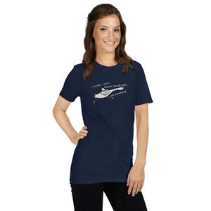 Unisex T-Shirt mit einer lustigen Gans und der Aufschrift: I think I will cause problems on purpose.
