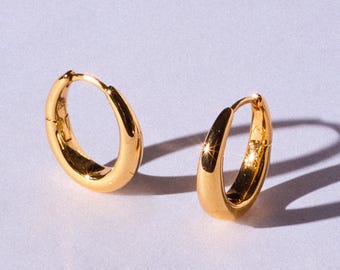 Tapered Oval Hoop Earrings - Tarnish Free 18k Gold Plated Sterling Silver Everyday Hoops - Simple Chic Hypoallergenic Gold Earrings UK