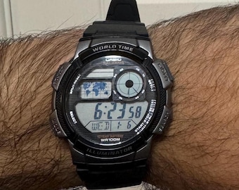 Klasyczny zegarek Casio World Time
