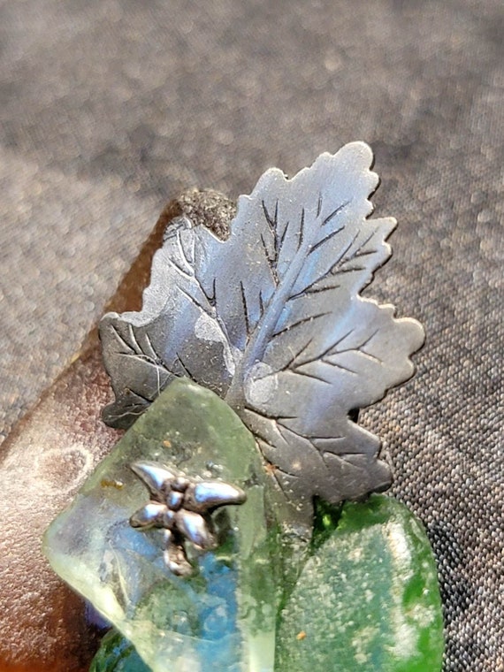 Sea Glass Pin Jewelry w/ leaf and firefly charm - image 5