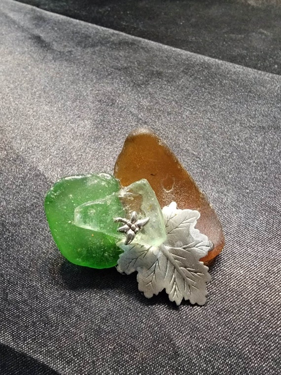 Sea Glass Pin Jewelry w/ leaf and firefly charm - image 3