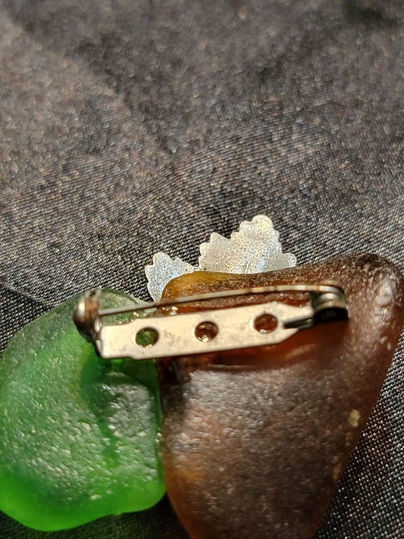 Sea Glass Pin Jewelry w/ leaf and firefly charm - image 7