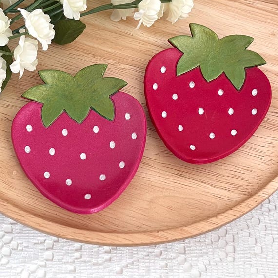 Strawberry Trinket Tray: Handmade Polymer Clay Jewelry Dish - Etsy