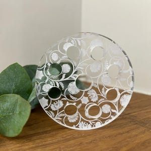 Halliesphere WHITE 7cm Eco Recycled Flower Holder, Sustainable Stem Holder, Flower Frog Ikebana Flower Arranging, letterbox post