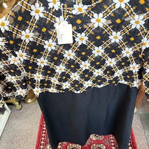 1960s Daisy Lace Shift Dress