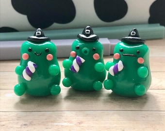 Handmade Polymer witch frog desk friend sculpture/polymer clay sculpture/small polymer clay figurine/clay sculpture/desk pet/worry buddy