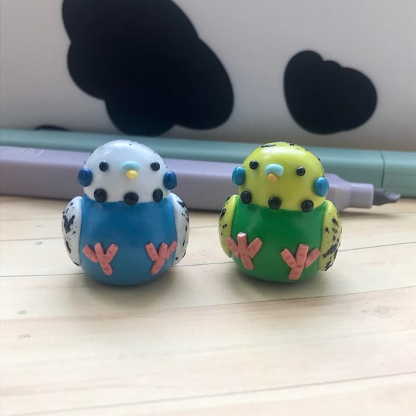 Handmade Polymer clay budgie desk friend sculpture/polymer clay sculpture/small polymer clay figurine/clay sculpture/desk pet/worry buddy