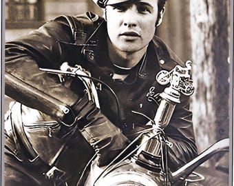 マーロン・ブランドが革ジャンを着たバイカー、ジョニー・ザ・ワイルド