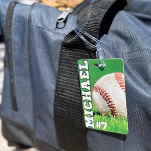 Personalisierter Baseball-Taschenanhänger Sport-Gepäckanhänger für Spieler-Rucksack ID Custom Team Geschenk für Trainer und Athleten Individuelles Namensschild