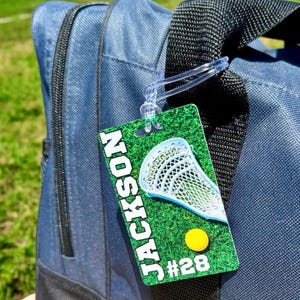 パーソナライズされたラクロスバッグタグ、スポーツチームラゲッジタグ、プレーヤーバックパックID、コーチとアスリートへのカスタムチームギフト、カスタマイズされた名前タグ
