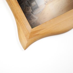 Wandspiegel aus Holz, Spiegel mit Holzrahmen Unikat handgefertigt aus Birke 20x30 cm, Holzspiegel organische Form, rustikaler Spiegelrahmen image 4