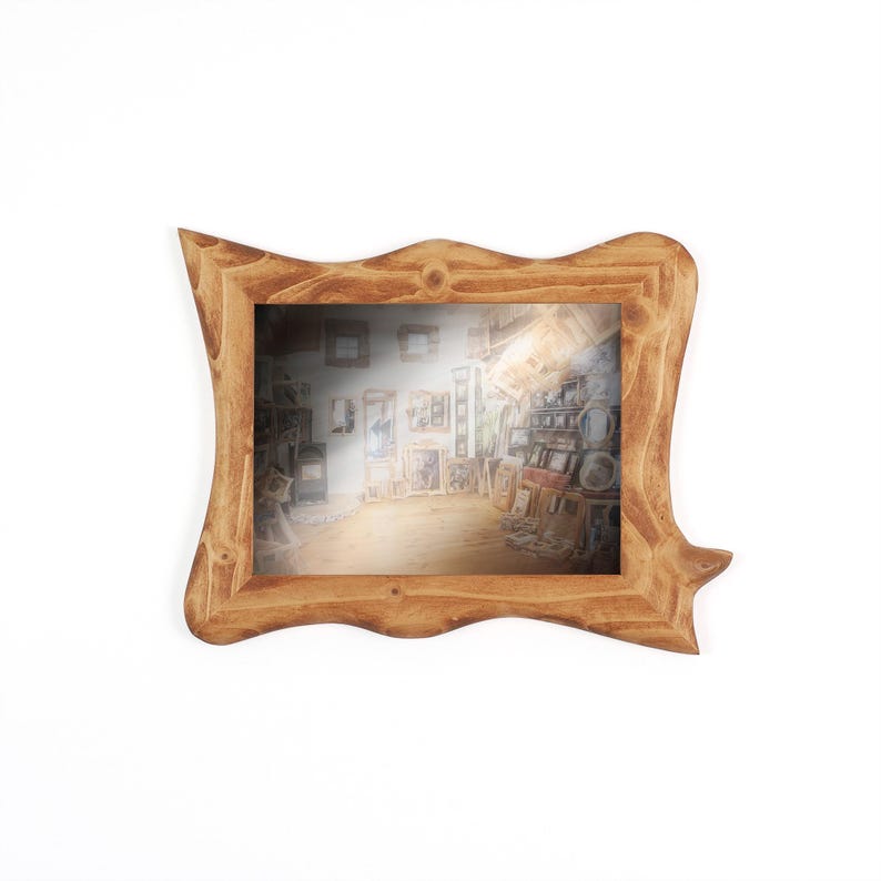 Spiegel mit Holzrahmen, kleiner Wandspiegel im Naturholzrahmen aus Fichte 18x24 cm, rustikaler Spiegelrahmen mit Organischer Form Naturfarbe dunkel