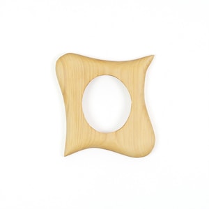 Ovaler Bilderrahmen, kleiner Holzrahmen aus Fichte 10x10 cm, organischer Bilderrahmen aus Echtholz, handgefertigtes Naturholz Unikat 10x10 cm